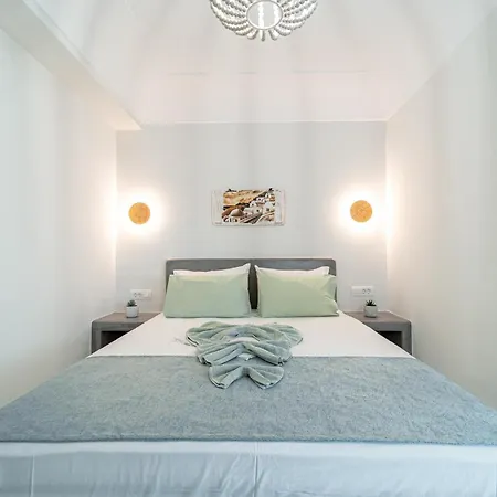 Ostria * Akrotírion