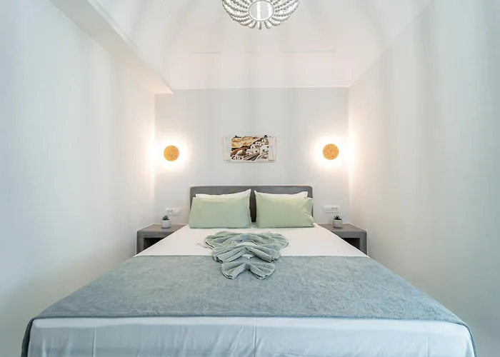 Ostria * Akrotírion