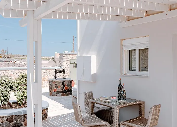 Ostria * Akrotírion